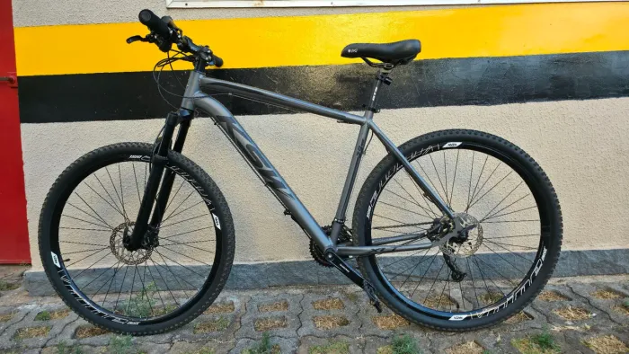 Bike aro 29 Shimano Alivio - Quadro 21" - Susp a Ar - Nova - 8x sem Juros