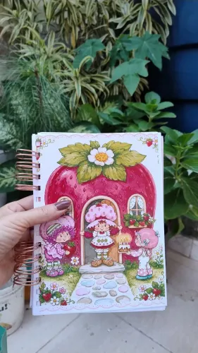 Moranguinho boneca caderno 
