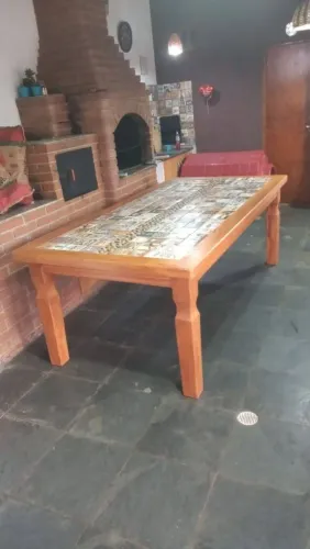 Mesa com ladrinho