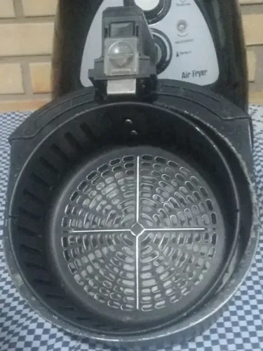 Vendo Air Frier Mundial 127V  Com defeito LEIA O ANÚNCIO TODO, SEM PERGUNTA BESTA
