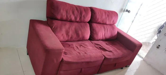 Sofá Retrátil vinho 