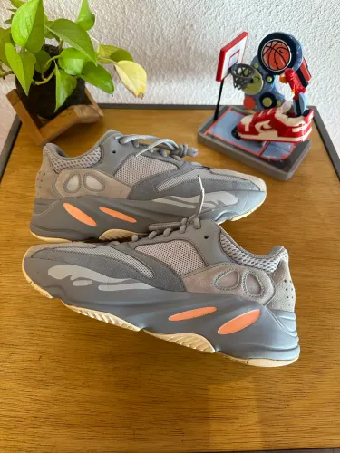 Adidas Yeezy 700 ?Inertia?