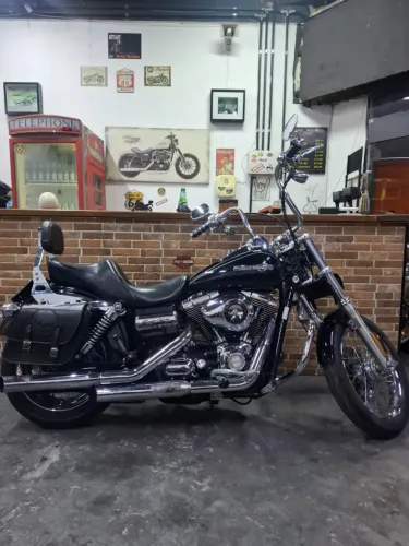 HARLEY-DAVIDSON DYNA SUPER GLIDE 2011