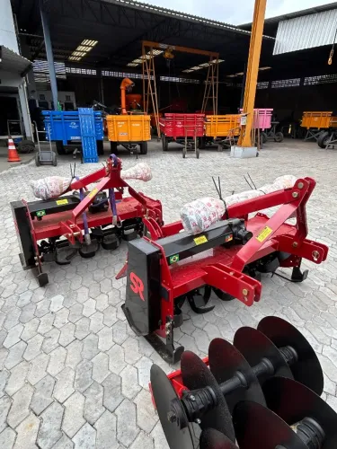 Enxadas rotativas SR - Trator