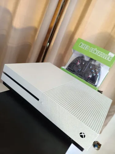 Xbox One S impecável com garantia