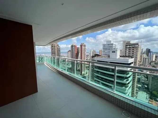 REAL LIBERTY  Apto com 114m², Porcelanato e Sacada no Umarizal