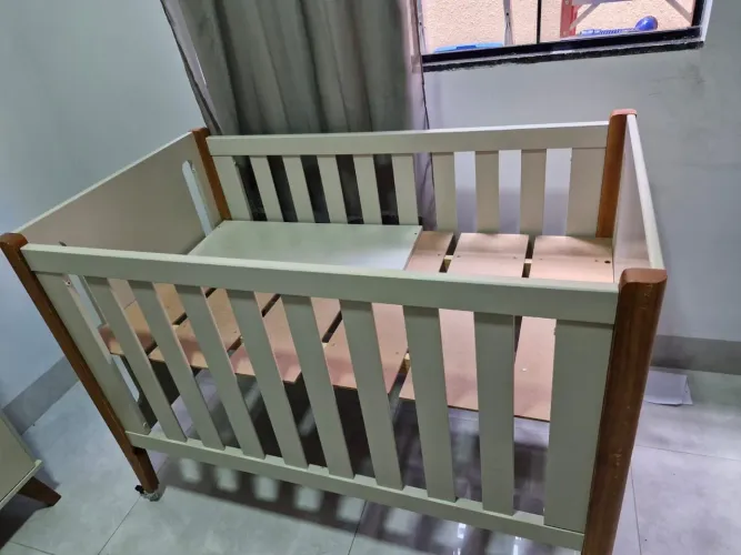 Kit Quarto infantil berço, cômoda e guarda- roupa 