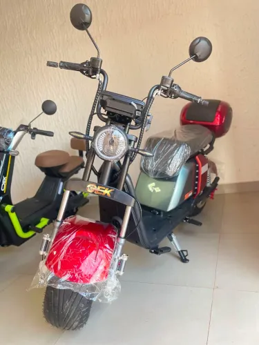 Scooter elétrica TURBO T20 com baú