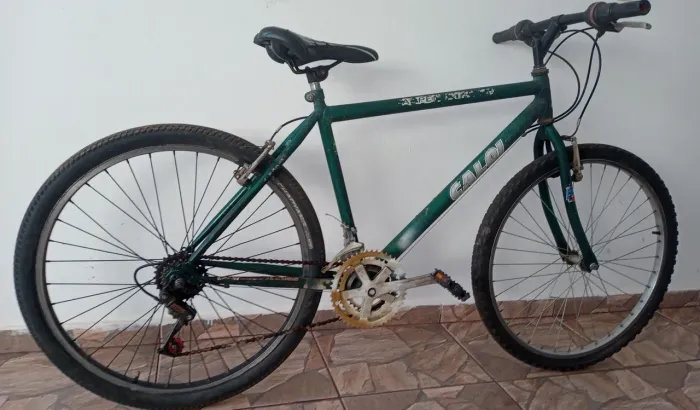 Bicicleta Caloi Aro 26-18 marchas 