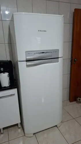 GELADEIRA ELECTROLUX 402 LITROS
