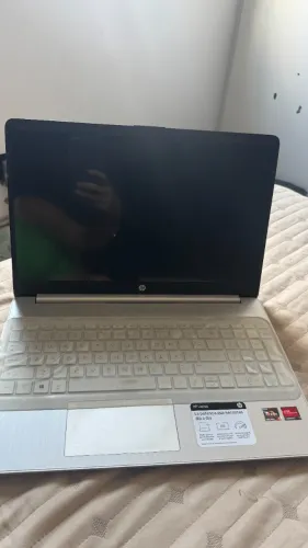 Notebook HP AMD Ryzen 5 - RAM: 8 GB - Armazenamento: 512 GB