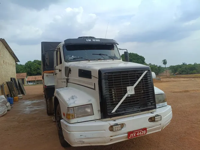 Volvo nl10 mais carreta 