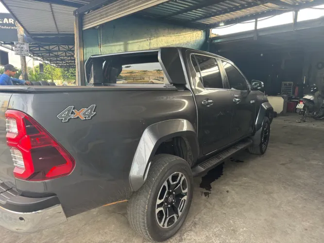 Toyota Hilux CD SRX Plus 4X4 2.8 TDI Die. Aut. 2025
