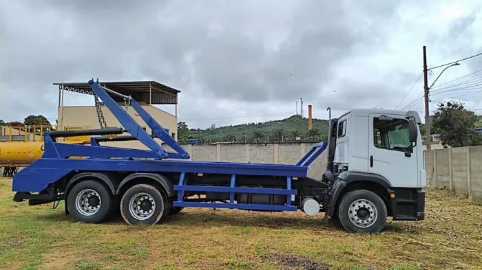 VW 24.280 6x2 Poliguindaste duplo