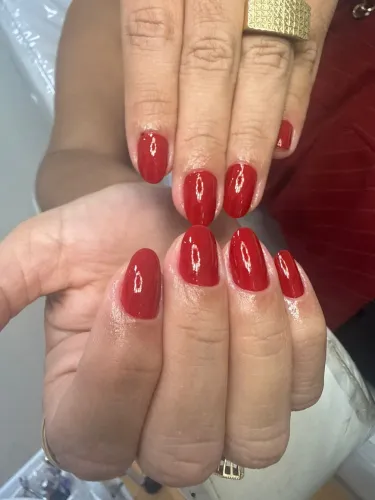 Estamos contratando manicure!