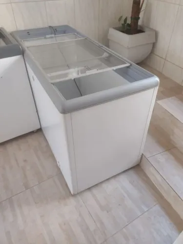 Freezer Metalfrio e Fricon 530 litros 110v Funcionando perfeitamente 
