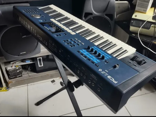 Teclado Kurzweil PC3 LE6