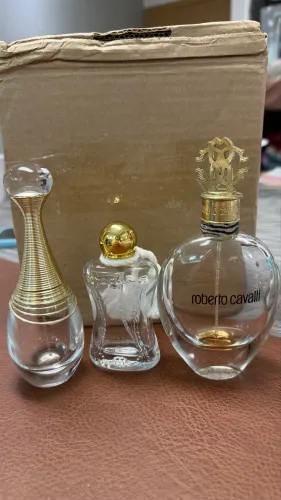 Kit com 3 frascos de perfumes importados ?