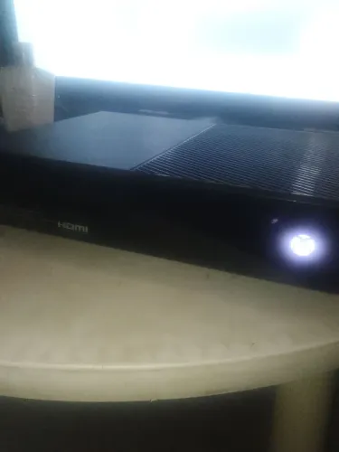 Estou vendendo x box one fat novinho e com jogos já incluso e mídia físicas