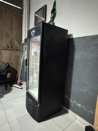 Refrigerador Expositor de Bebidas 220V - Porta de Vidro