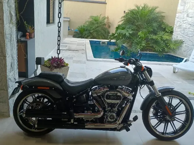 Harley Davidson Breakout 2021