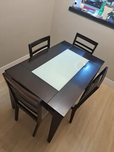 Mesa de Jantar com Tampo de Vidro + 4 Cadeiras - Marca Lima & Bertolo - Excelente Estado