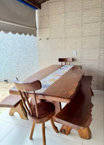 Mesa de Maçaranduba Maciça + 2 Bancos e 2 Cadeiras