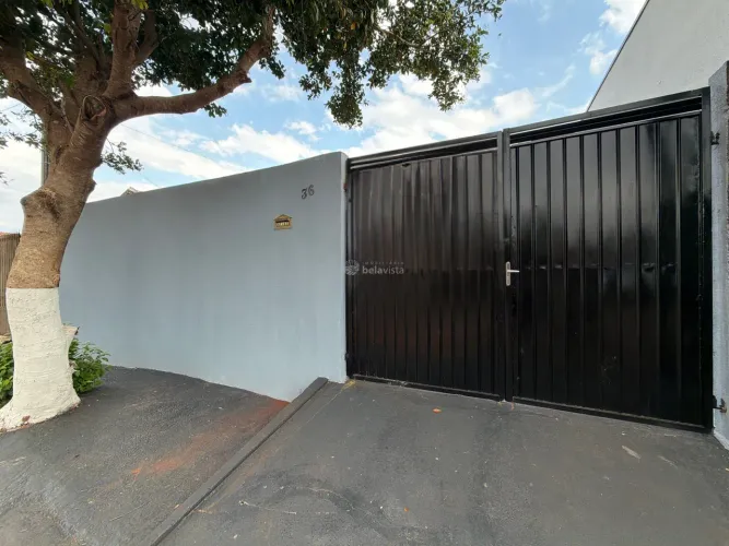 CASA À VENDA NO RESIDENCIAL JAÇANÃ EM APUCARANA.