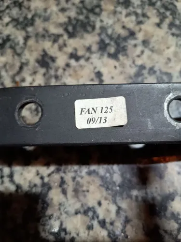 VENDO TRILHO E SUPORTE PARA BAÚ 