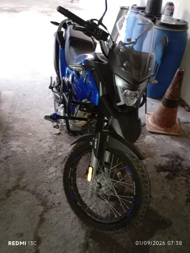 Moto Aveloz com menos de 5 mil rodados, boa e com conforto