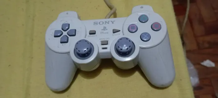 **Baixei** Controle Sony Psone Serie A, testado Ok (Detalhes na carcaça)