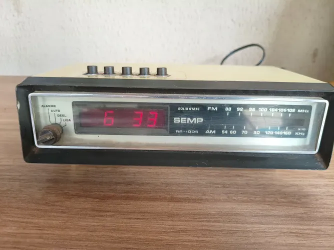 Rádio Relógio Semp RR105