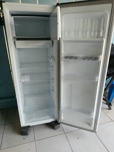 GELADEIRA ESMALTEC