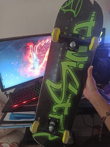 Skate semi-novo pouco usado | Shape Twister | Negocio valor