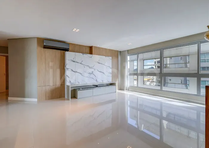 Apartamento no Edifício Puerto Velero em Balneário Camboriú SC.