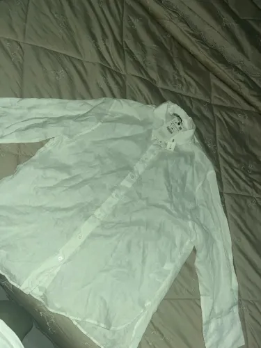 Camisa social de linho Zara na etiqueta tamanho G