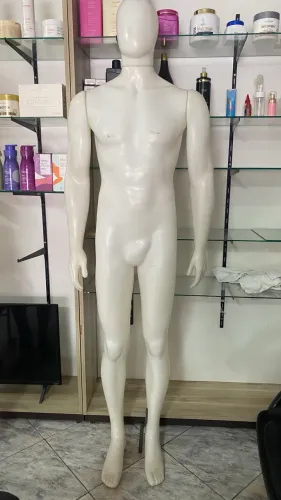 Vende-se manequim masculino