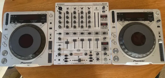 CDJ Pionneer 800mk2