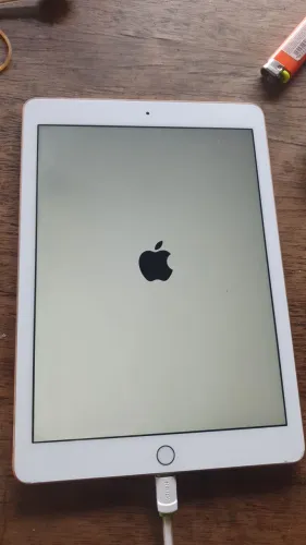 Vendo ipad a1803 novo com problema na placa pra retirar peças todo original 380 reais