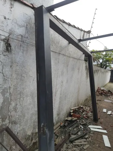 Estrutura de porta garagem