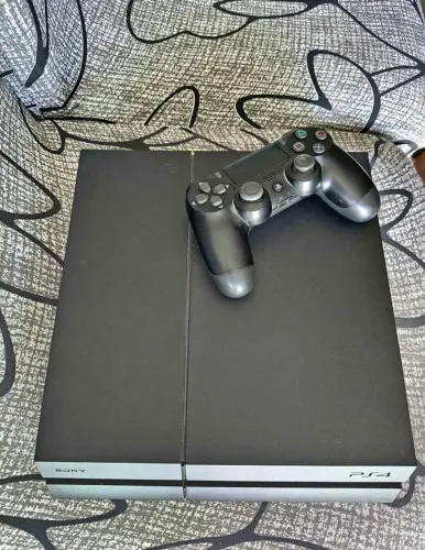 Playstation 4 em perfeito estado