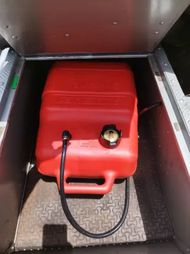 Lancha motor 40 pouco uso