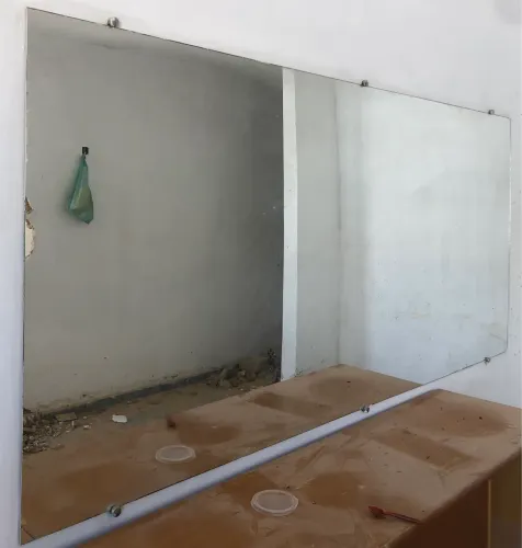 Espelho de vidro grande 