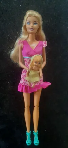 Boneca Barbie com bebê