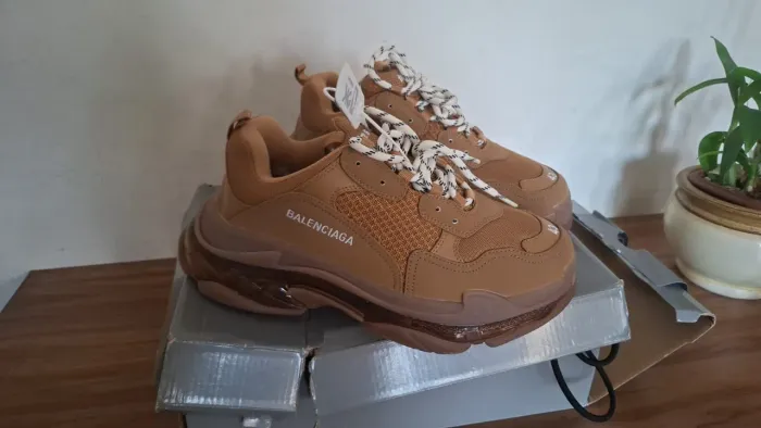 Balenciaga Triples S original /novo