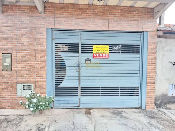 Sobrado com 4 quartos à Venda, Residencial e Comercial Laerte Asumpção - Pindamonhangaba