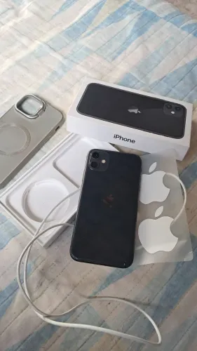 Iphone 11 128Gb com caixa carregador e adersivo!