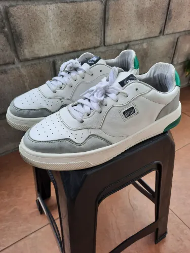 Desapego tenis tamanho 43