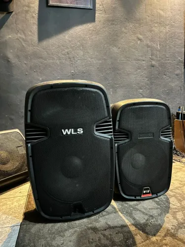 4 caixas passivas e um sub 15 portátil