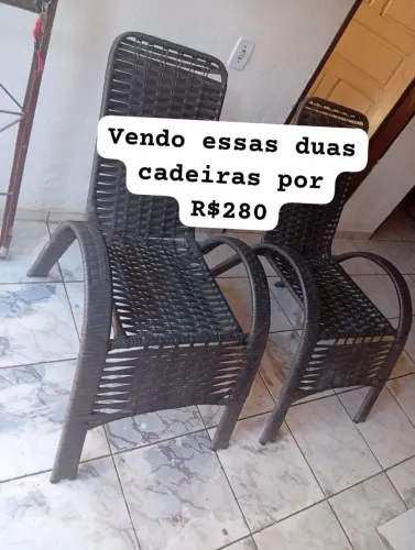 Cadeiras de fibra em perfeito estado 